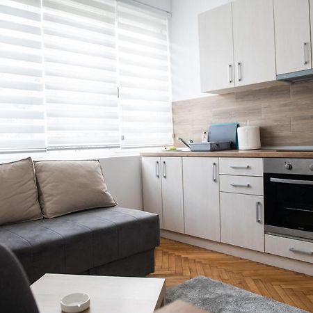Apartman Tea 3 Belgrad Exteriör bild