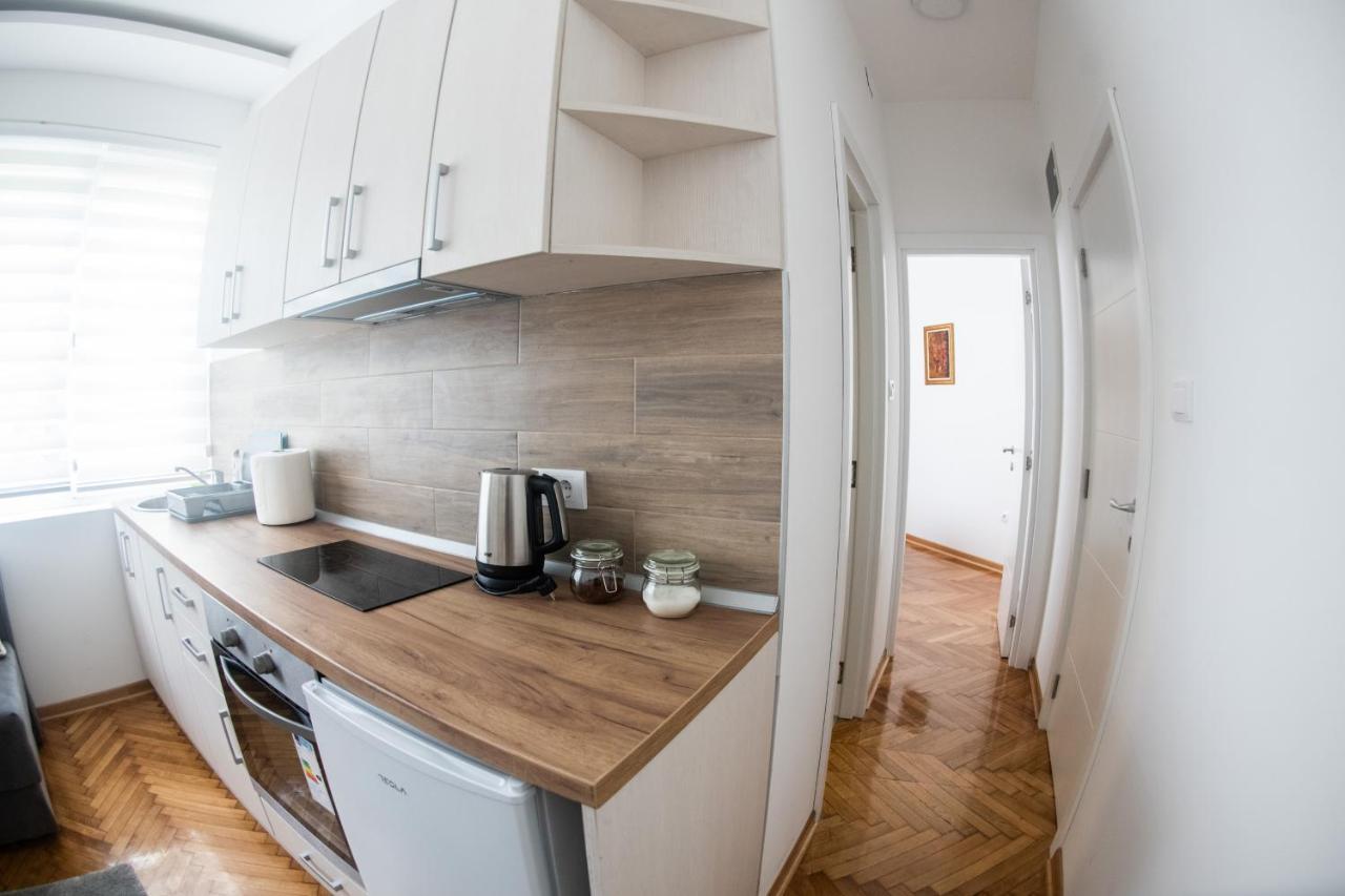 Apartman Tea 3 Belgrad Exteriör bild